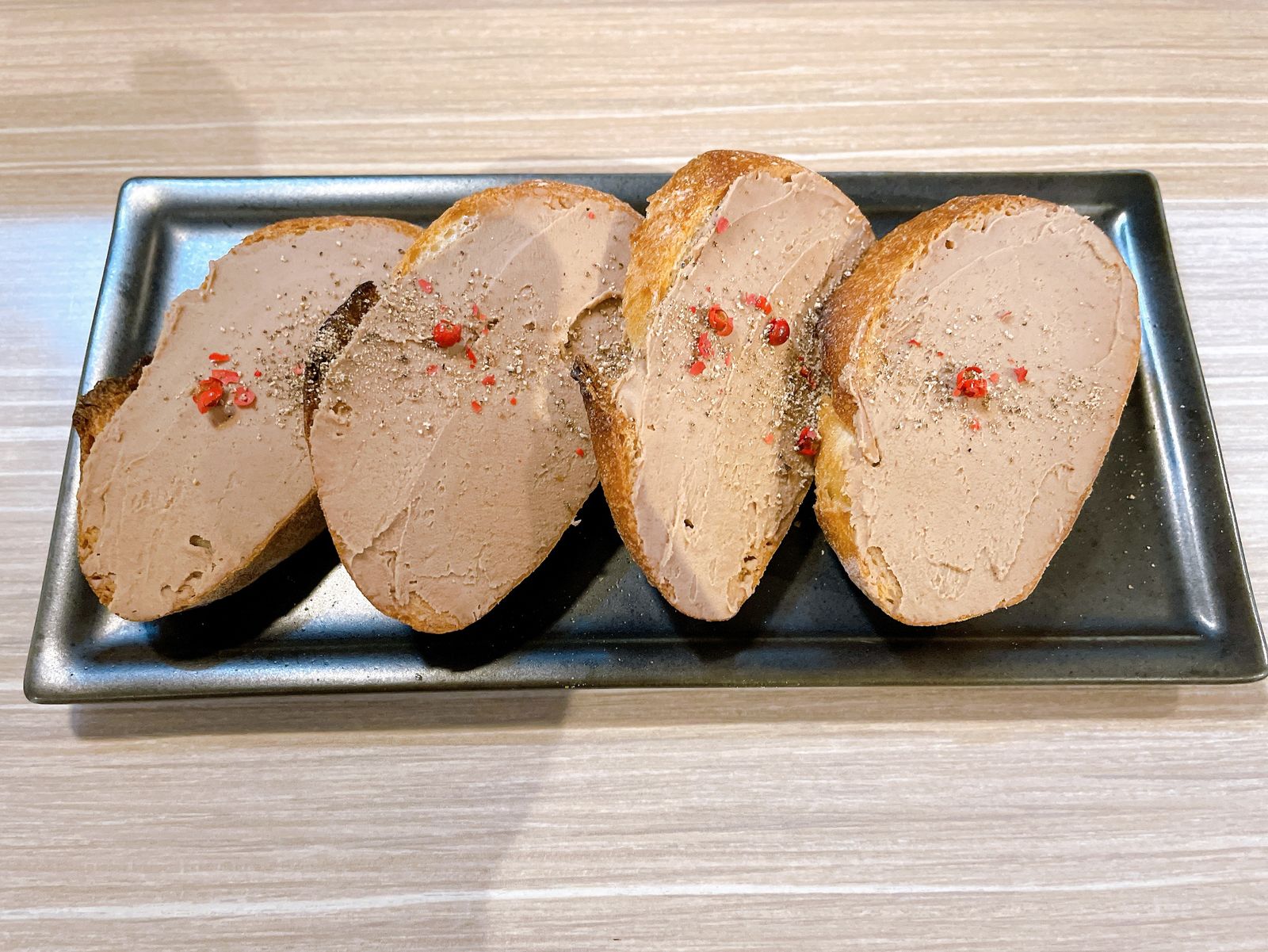 赤ワインを使った濃厚レバーパテ